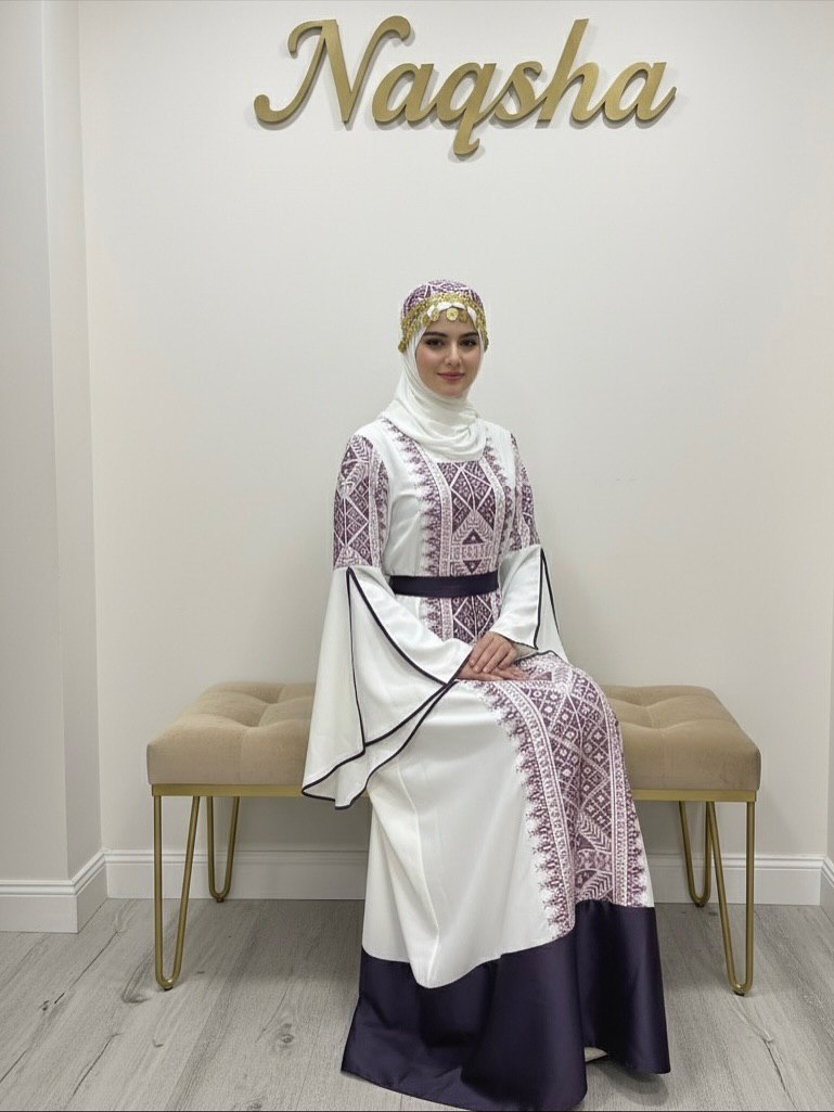 Ivory & Mulberry Tatreez Bell-Sleeve Kaftan